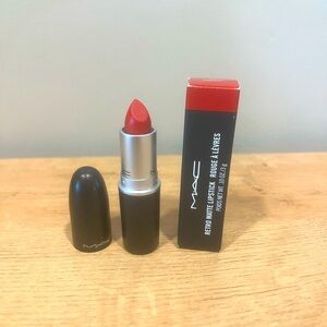 MAC Retro Matte Lipstick Rouge .10 oz/3 g Ruby Woo 707